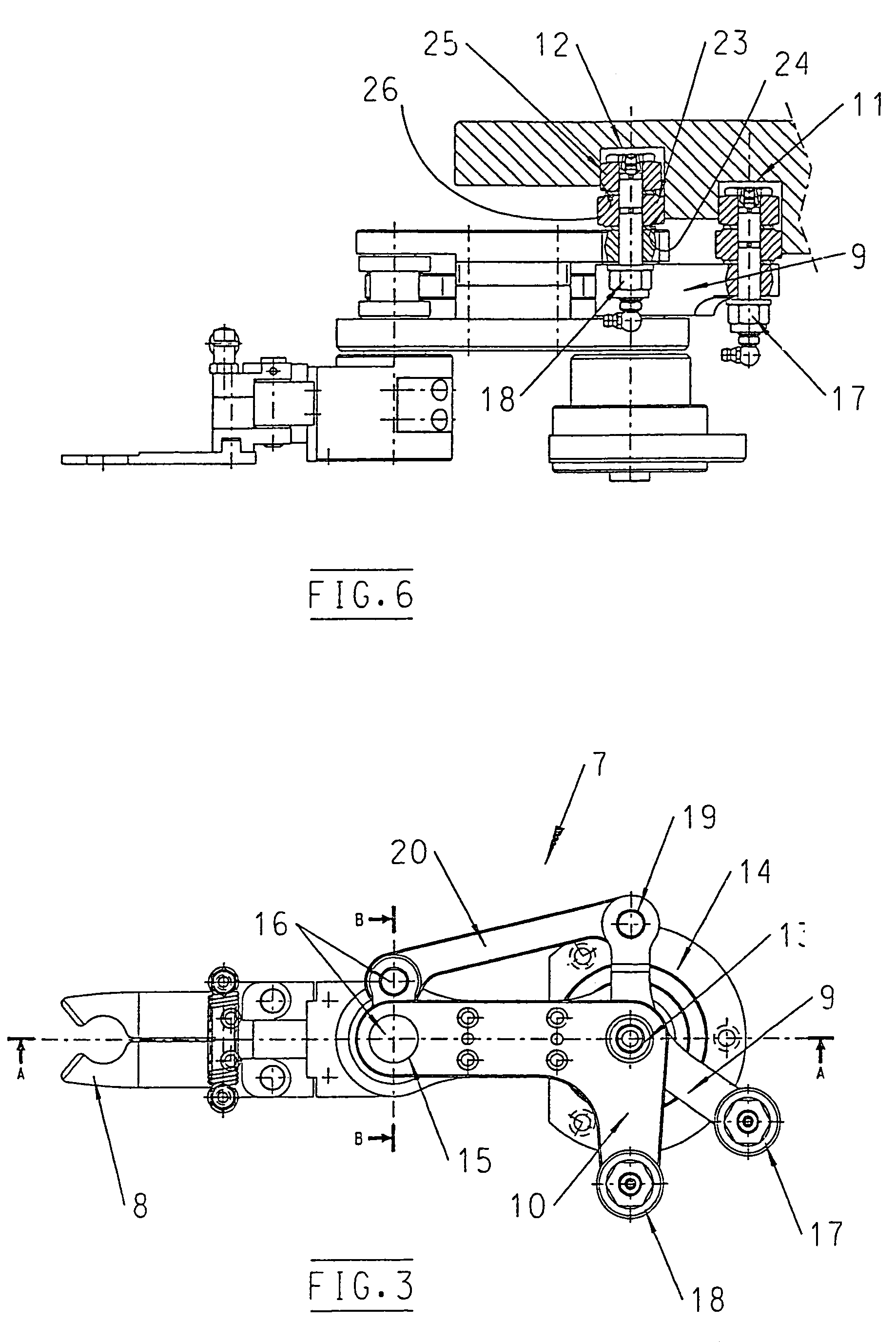 Variable-pitch arm star construction for rotary molding machines for making, by drawing and blowing, plastic vessels and bottles, and rotary molding machine comprising the star construction