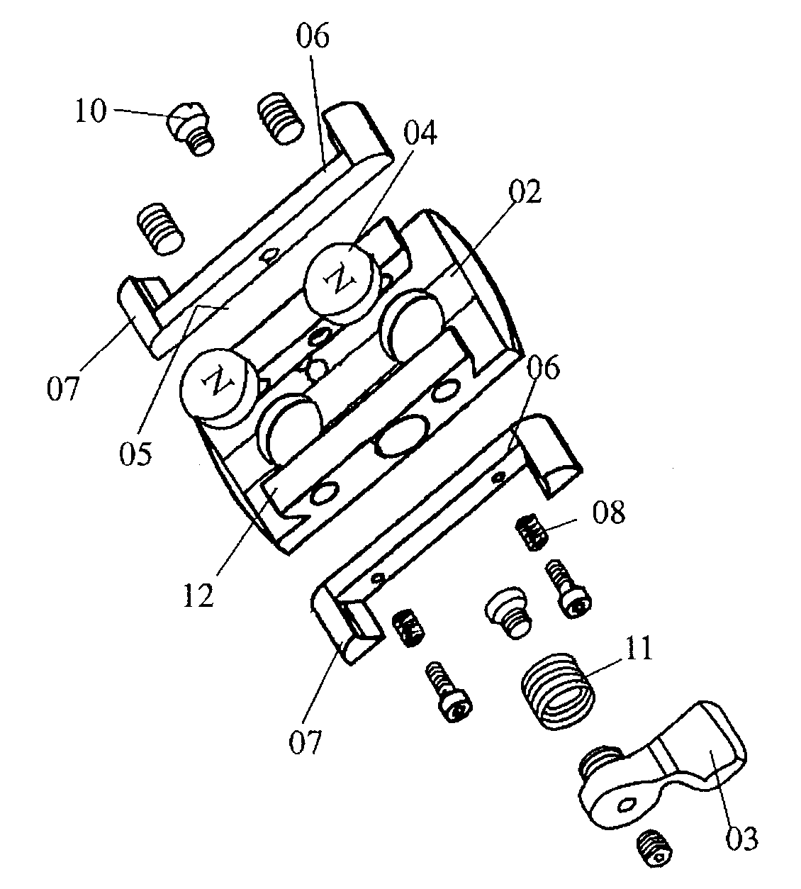 Device for fastening an auxiliary part to a weapon by a magnet