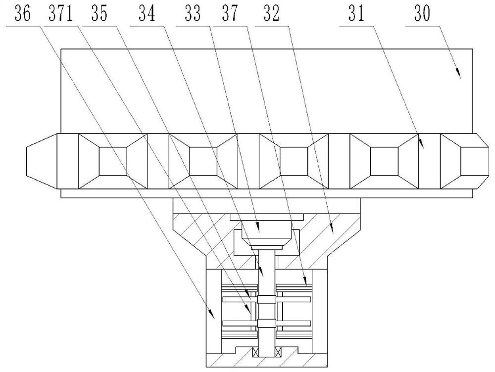 Paint spraying device and method applied to hardware workpiece