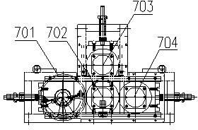 Three-dimensional punching mechanism and punching method of disposable sanitary material